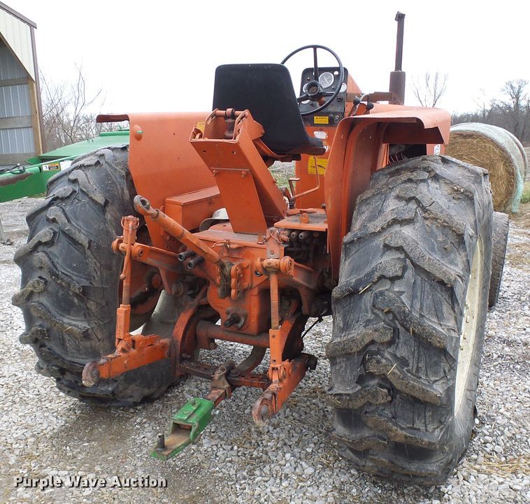 image for item DG5591 Allis Chalmers 180 tractor