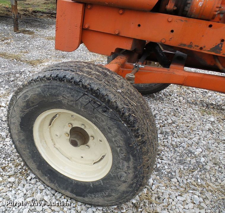 image for item DG5591 Allis Chalmers 180 tractor