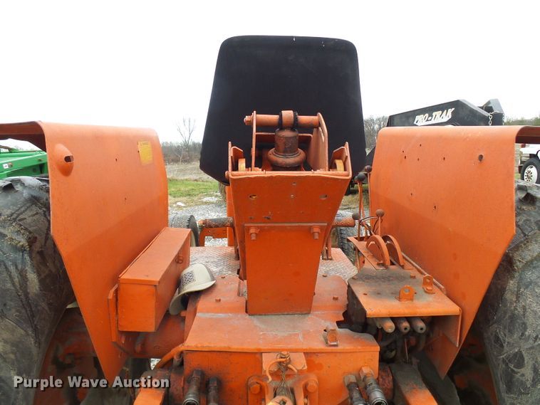 image for item DG5591 Allis Chalmers 180 tractor