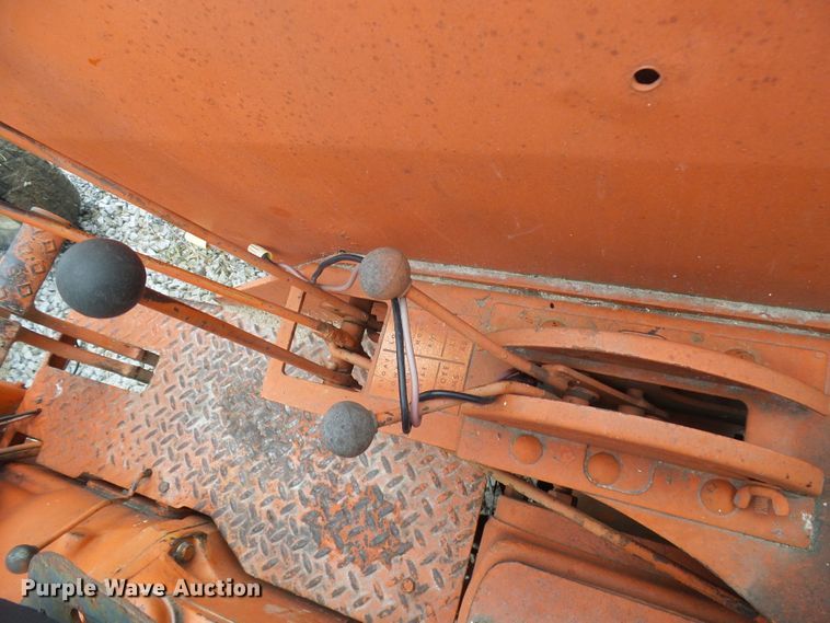 image for item DG5591 Allis Chalmers 180 tractor