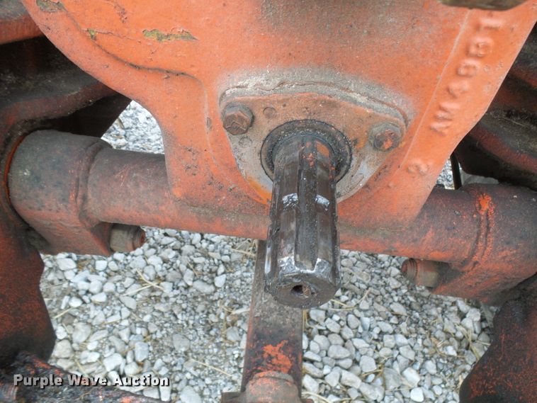 image for item DG5591 Allis Chalmers 180 tractor