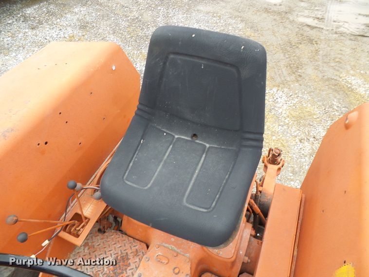 image for item DG5591 Allis Chalmers 180 tractor