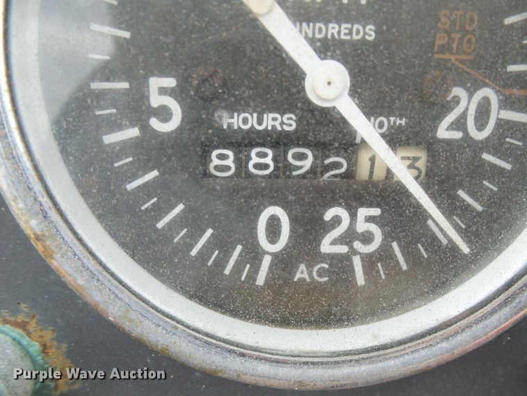 image for item DG5591 Allis Chalmers 180 tractor