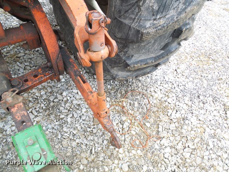 image for item DG5591 Allis Chalmers 180 tractor