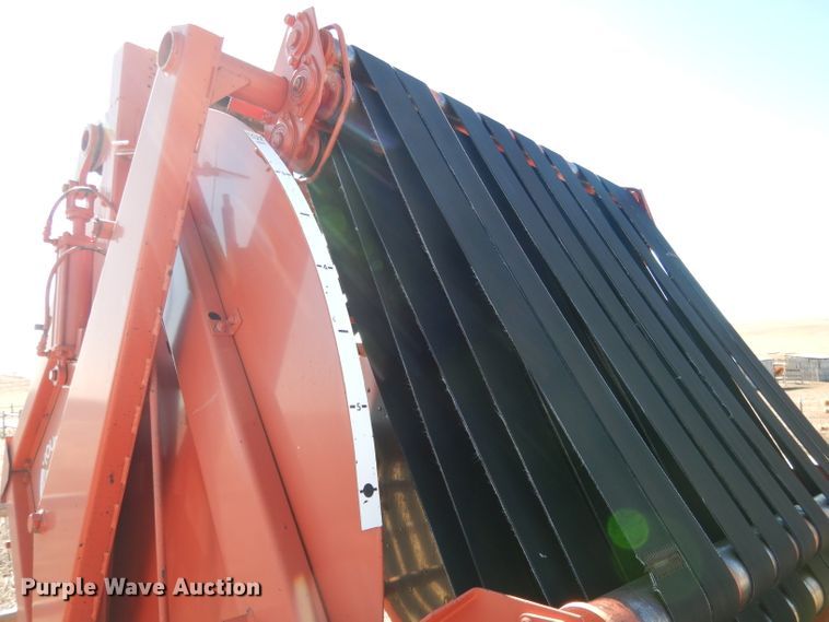 image for item DG5931 Hesston 5800 round baler