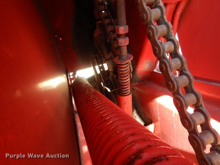 image for item DG5931 Hesston 5800 round baler