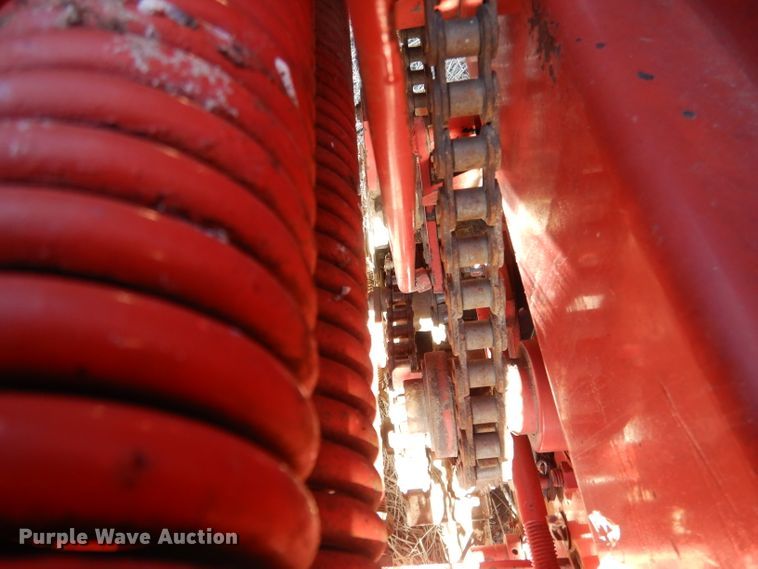 image for item DG5931 Hesston 5800 round baler