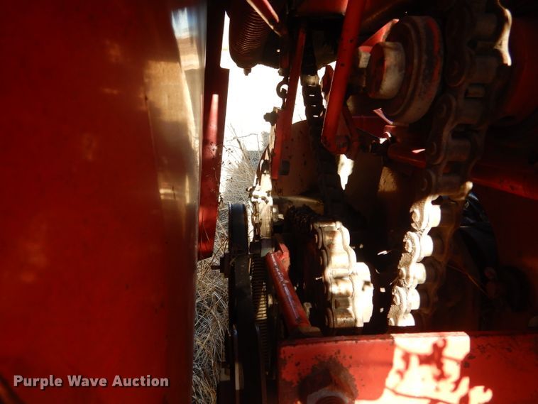 image for item DG5931 Hesston 5800 round baler