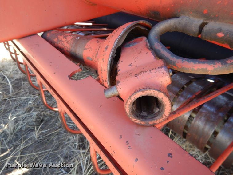 image for item DG5931 Hesston 5800 round baler