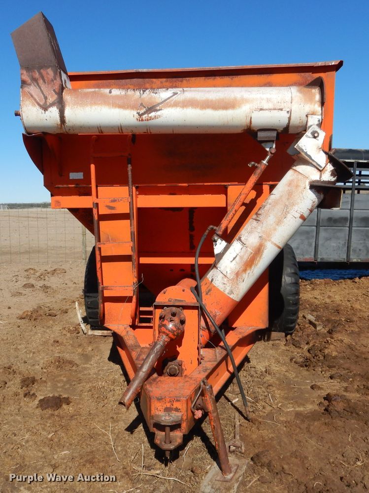image for item DG5933 United grain cart