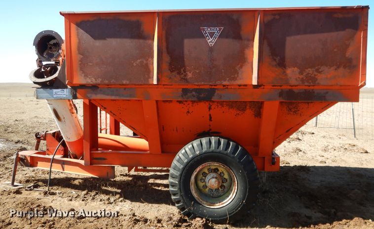 image for item DG5933 United grain cart