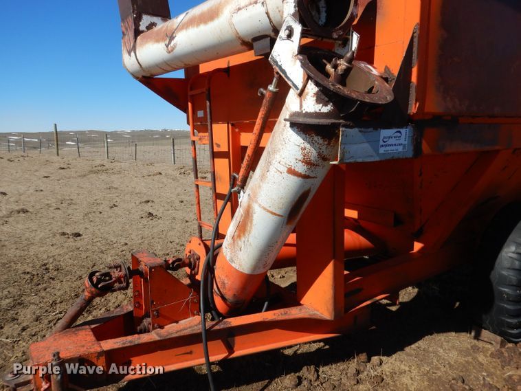 image for item DG5933 United grain cart