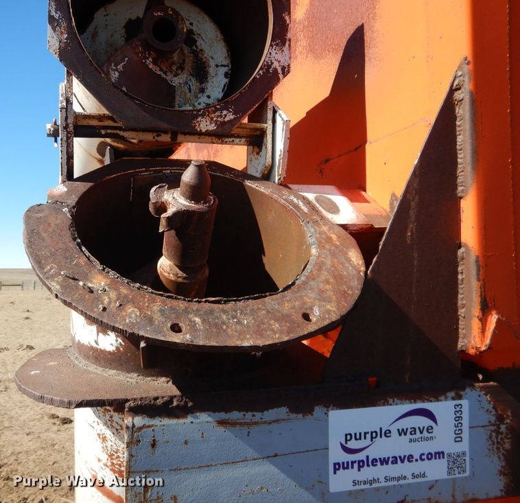 image for item DG5933 United grain cart