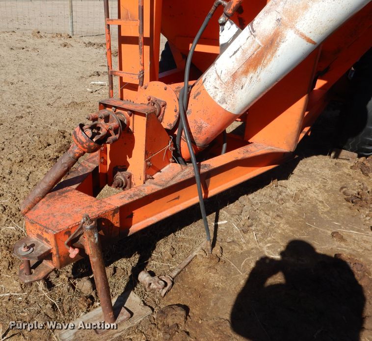 image for item DG5933 United grain cart