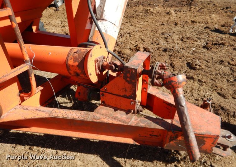 image for item DG5933 United grain cart