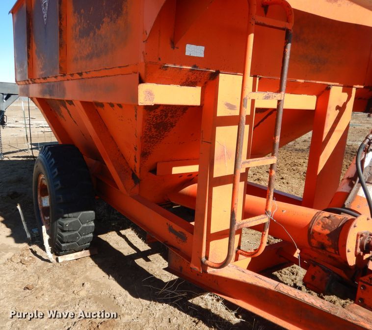 image for item DG5933 United grain cart