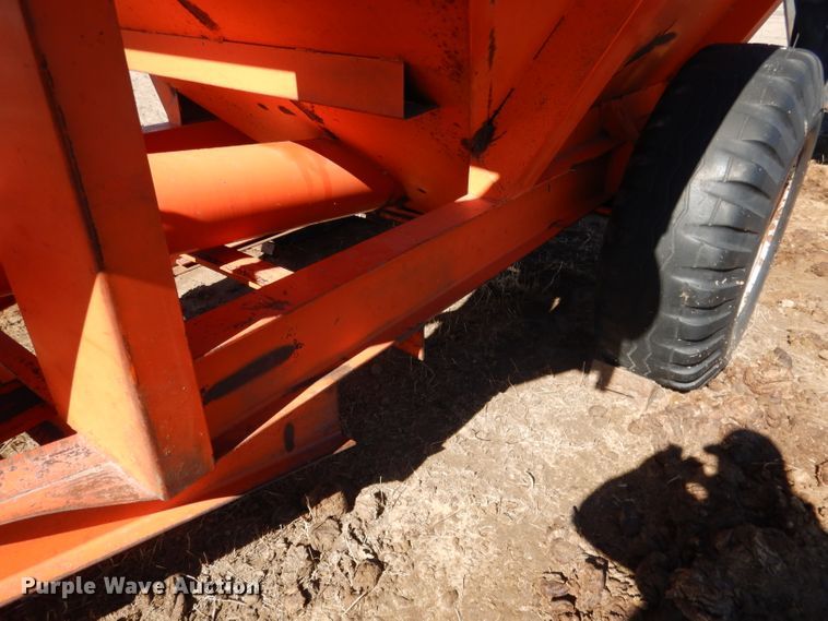 image for item DG5933 United grain cart