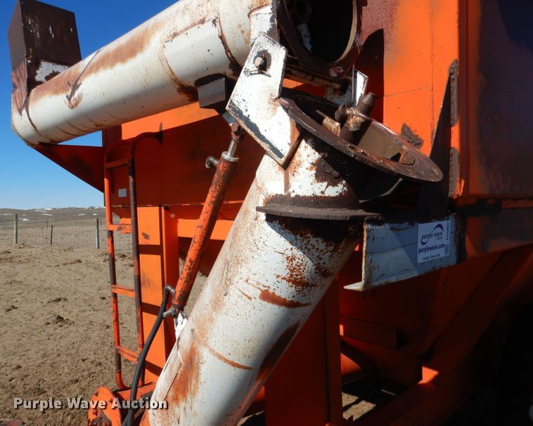 image for item DG5933 United grain cart