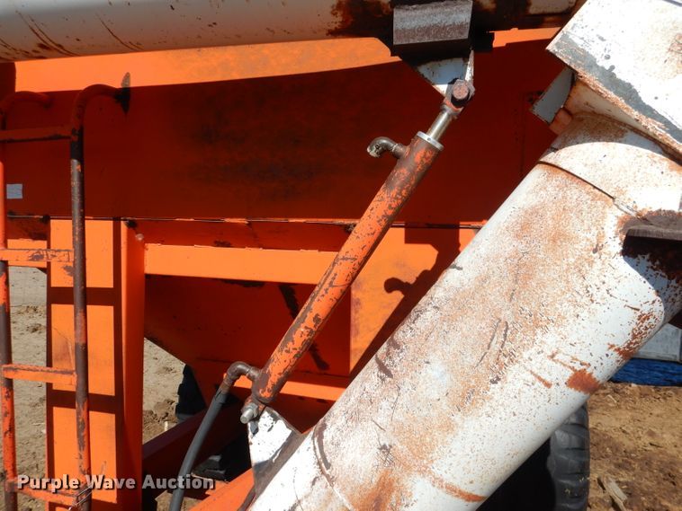 image for item DG5933 United grain cart