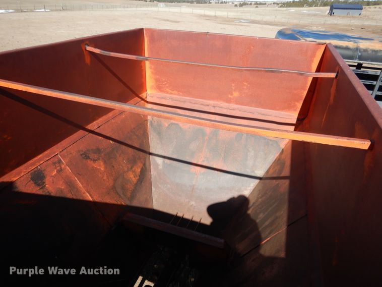 image for item DG5933 United grain cart