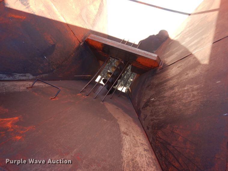 image for item DG5933 United grain cart