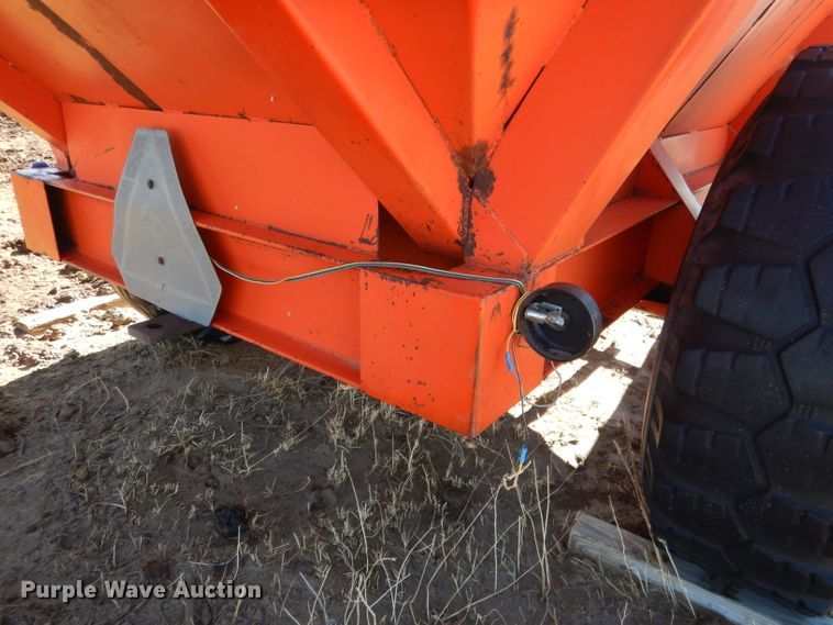 image for item DG5933 United grain cart