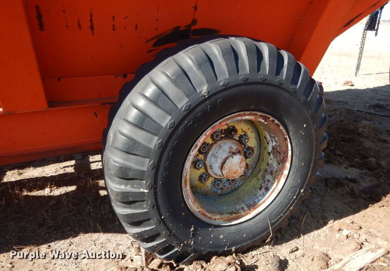 image for item DG5933 United grain cart