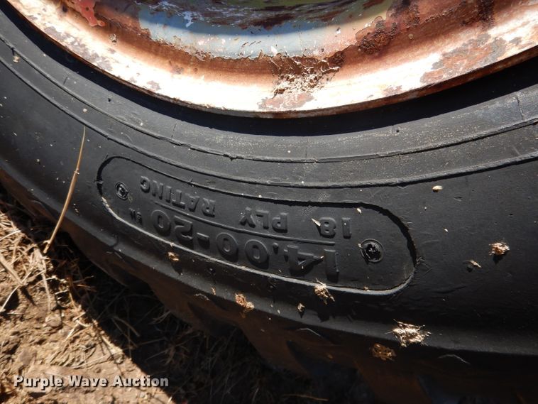 image for item DG5933 United grain cart