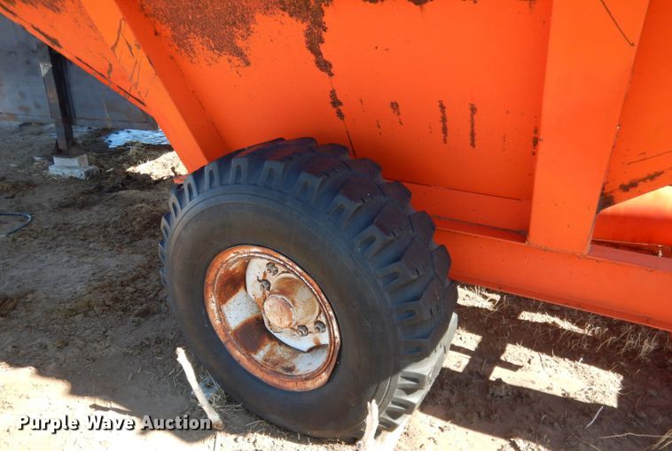 image for item DG5933 United grain cart