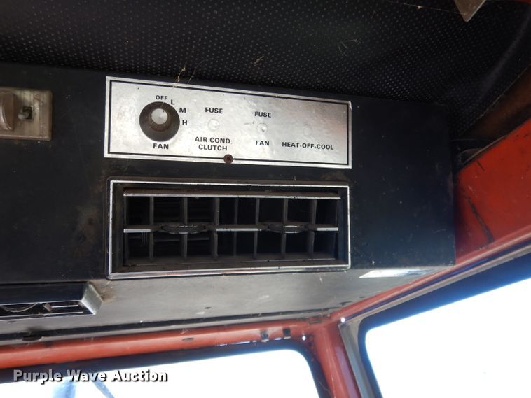 image for item DG5934 1981 Allis Chalmers 6080 MFWD tractor