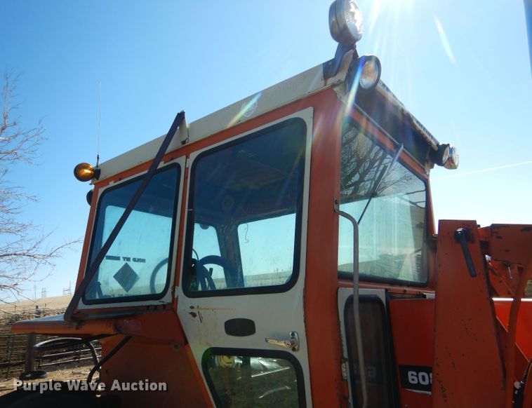 image for item DG5934 1981 Allis Chalmers 6080 MFWD tractor