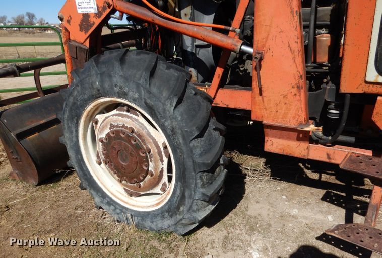 image for item DG5934 1981 Allis Chalmers 6080 MFWD tractor