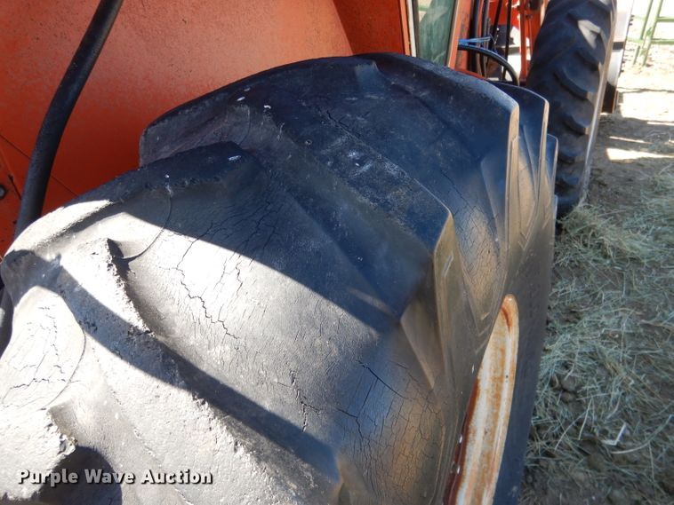 image for item DG5934 1981 Allis Chalmers 6080 MFWD tractor