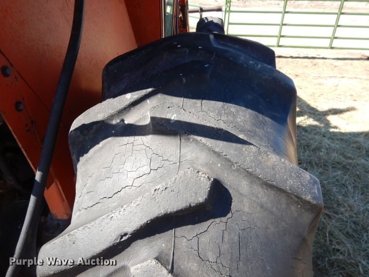 image for item DG5934 1981 Allis Chalmers 6080 MFWD tractor