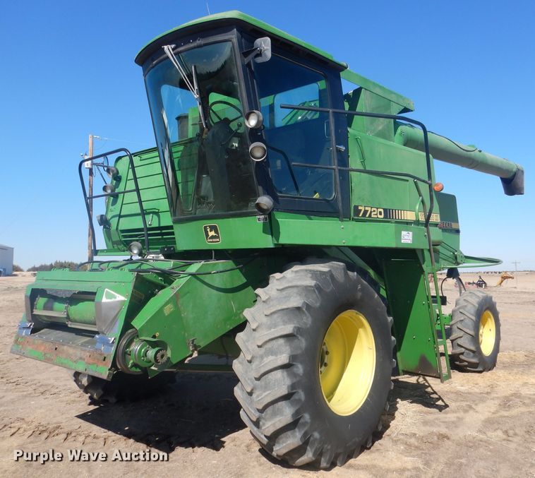 image for item DG5937 1988 John Deere 7720 Titan II combine