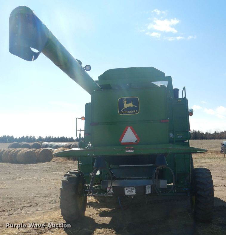 image for item DG5937 1988 John Deere 7720 Titan II combine