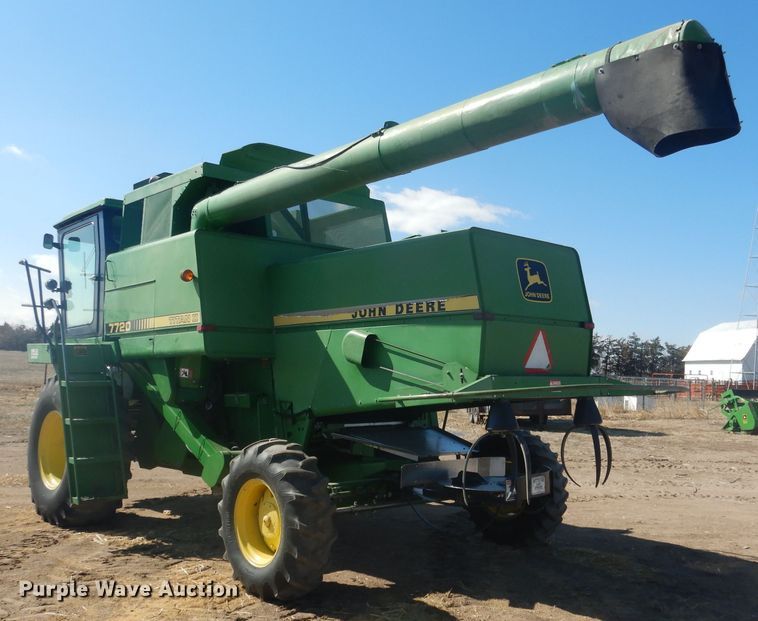 image for item DG5937 1988 John Deere 7720 Titan II combine