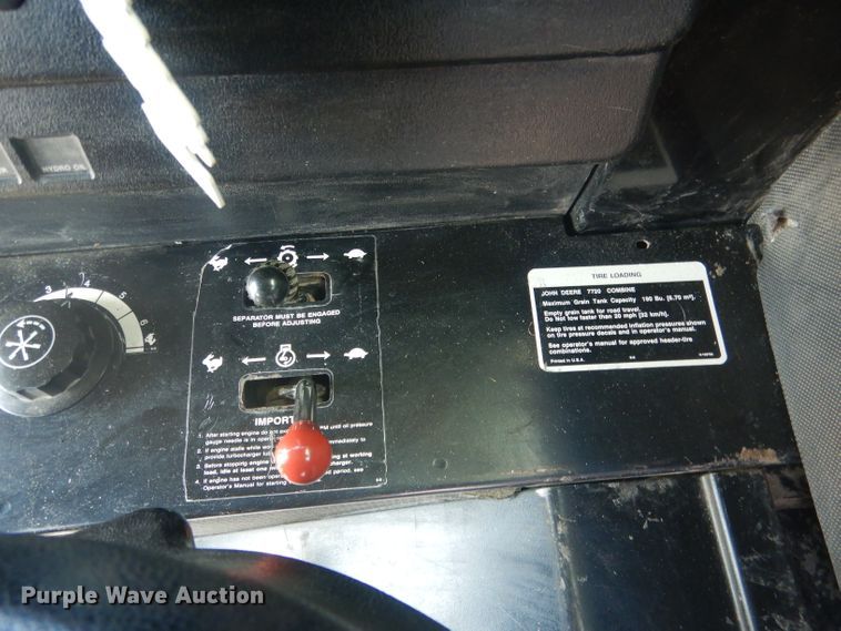 image for item DG5937 1988 John Deere 7720 Titan II combine