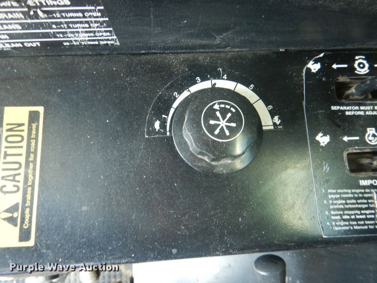 image for item DG5937 1988 John Deere 7720 Titan II combine