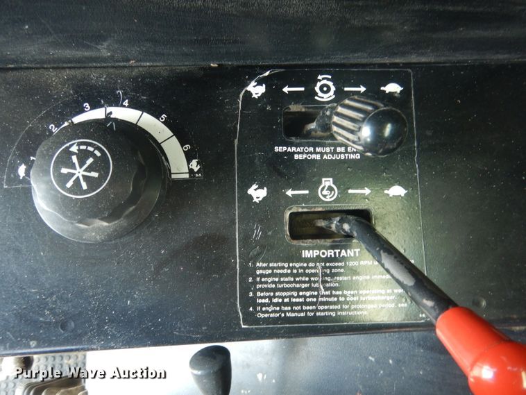 image for item DG5937 1988 John Deere 7720 Titan II combine