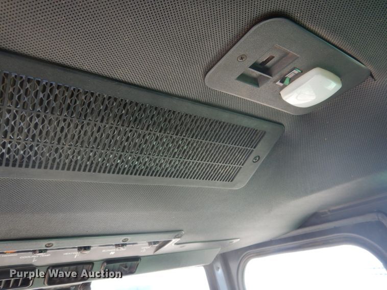 image for item DG5937 1988 John Deere 7720 Titan II combine