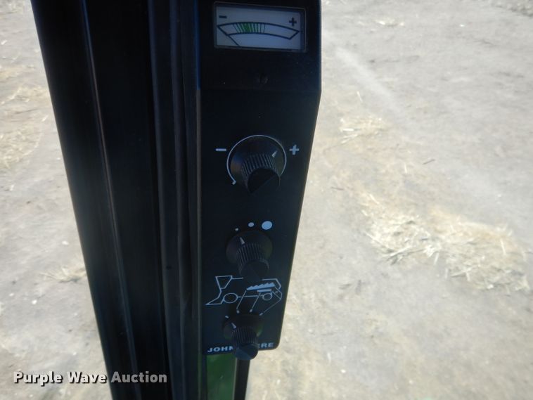 image for item DG5937 1988 John Deere 7720 Titan II combine