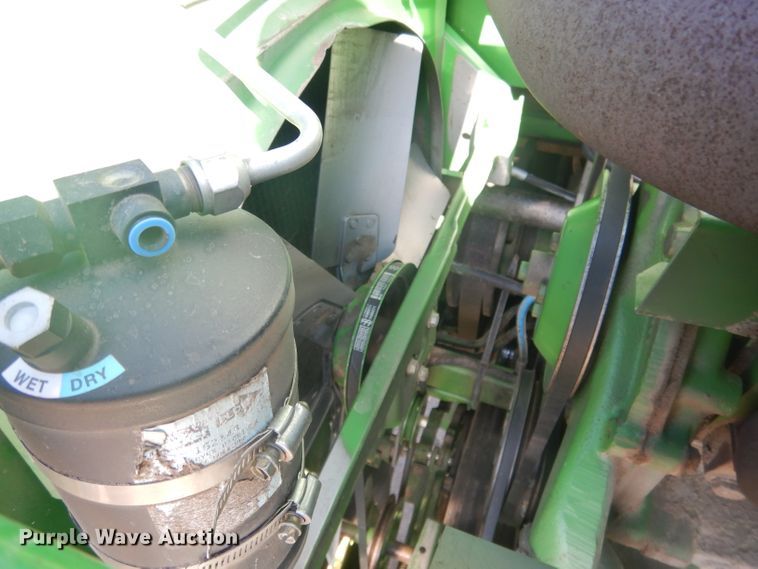 image for item DG5937 1988 John Deere 7720 Titan II combine