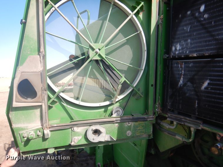 image for item DG5937 1988 John Deere 7720 Titan II combine