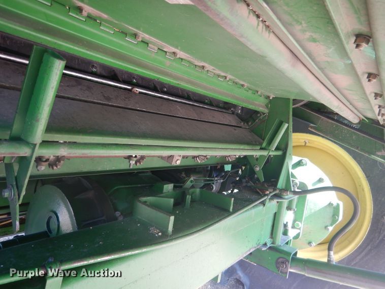 image for item DG5937 1988 John Deere 7720 Titan II combine