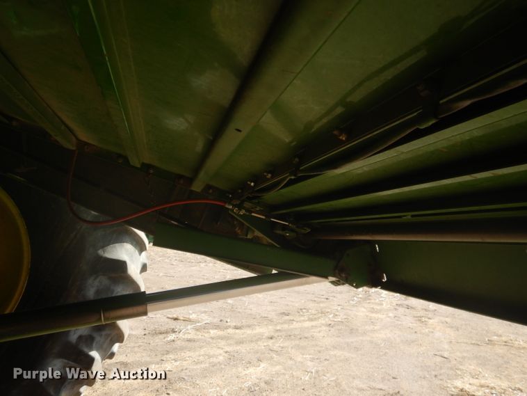 image for item DG5937 1988 John Deere 7720 Titan II combine