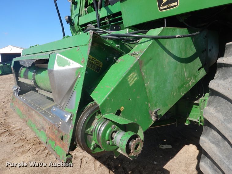 image for item DG5937 1988 John Deere 7720 Titan II combine