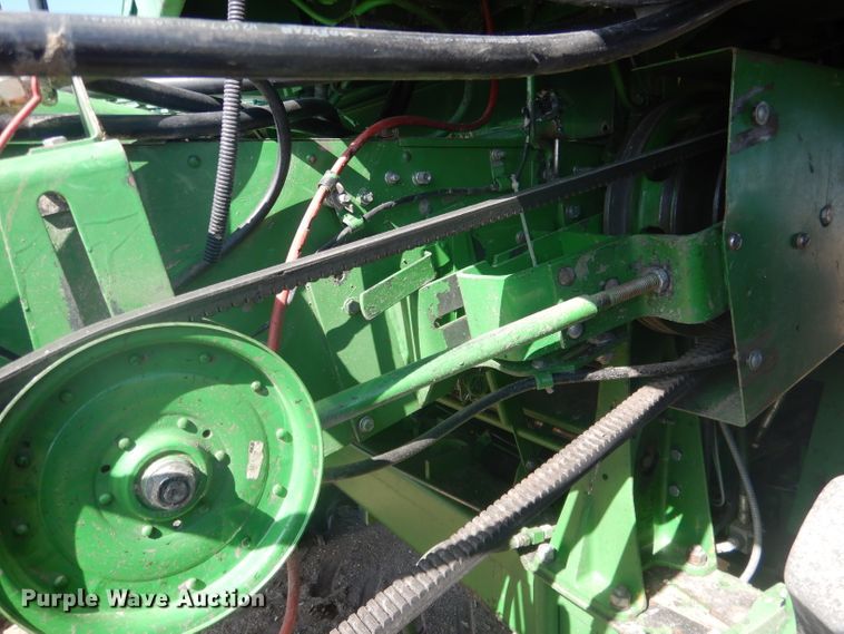 image for item DG5937 1988 John Deere 7720 Titan II combine