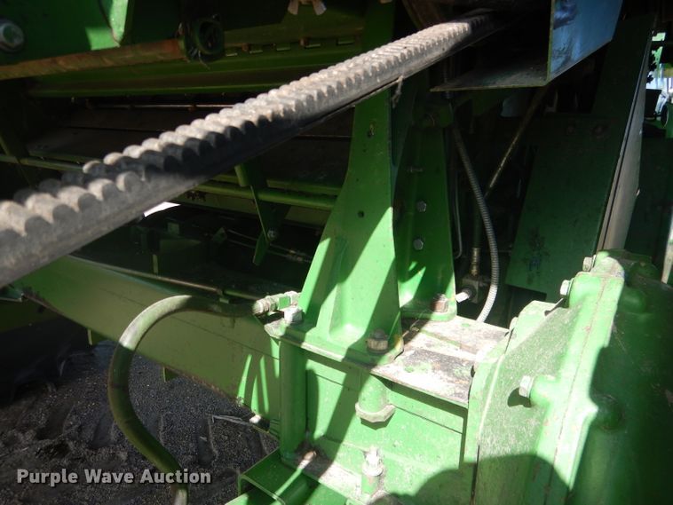 image for item DG5937 1988 John Deere 7720 Titan II combine