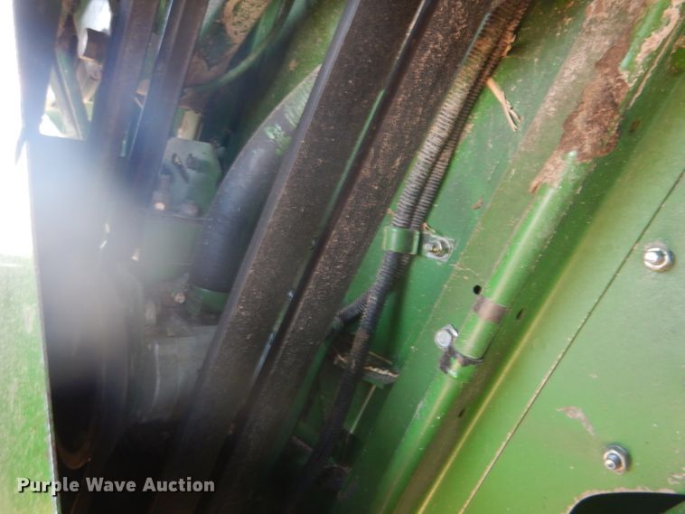 image for item DG5937 1988 John Deere 7720 Titan II combine